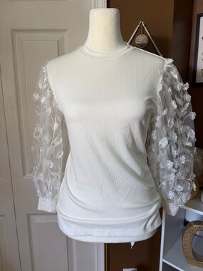 Amazon Sheer Floral Puff Sleeve Ribbed White Top (Great for Brides) / Size M
